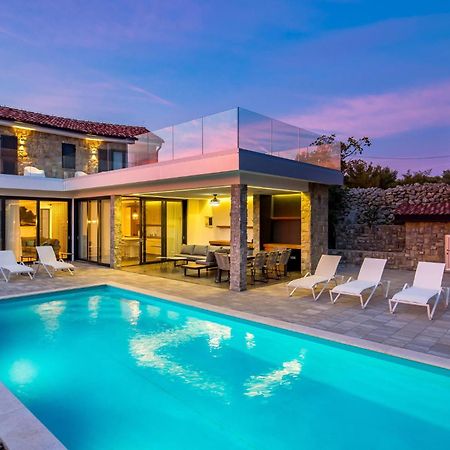 4 Bedroom Gorgeous Home In Lun Lun  Exterior foto