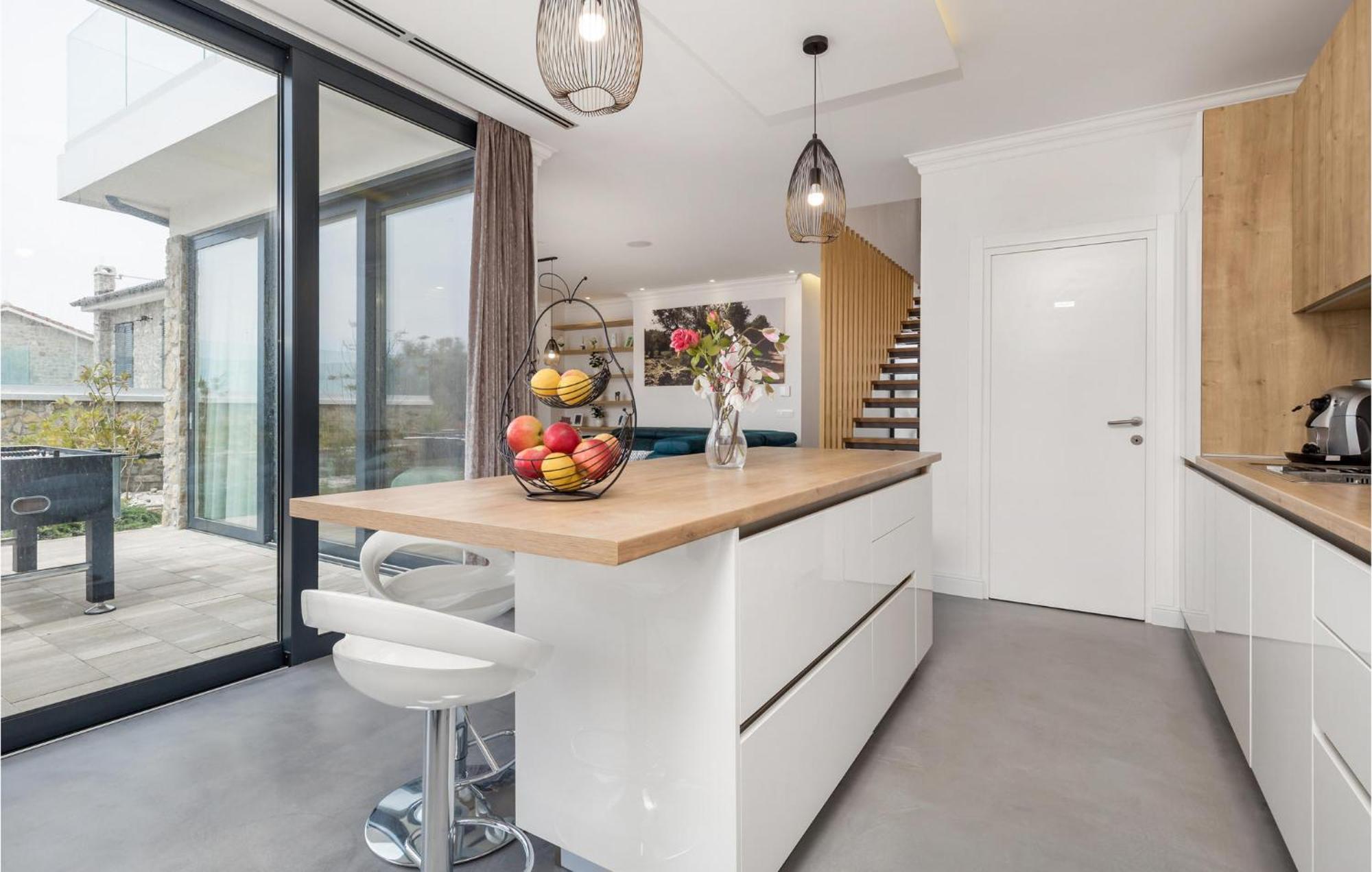 4 Bedroom Gorgeous Home In Lun Lun  Exterior foto