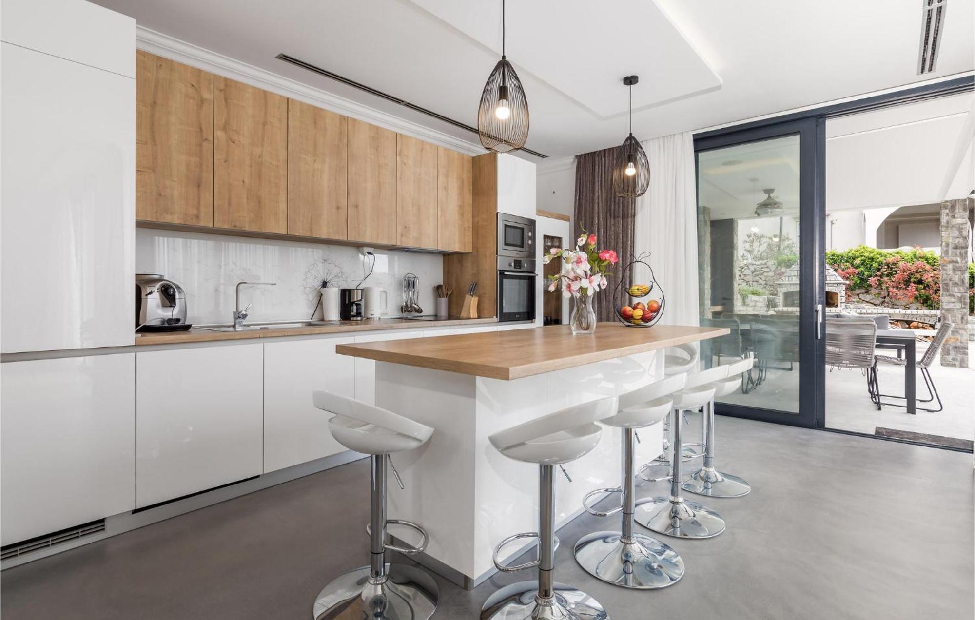 4 Bedroom Gorgeous Home In Lun Lun  Exterior foto
