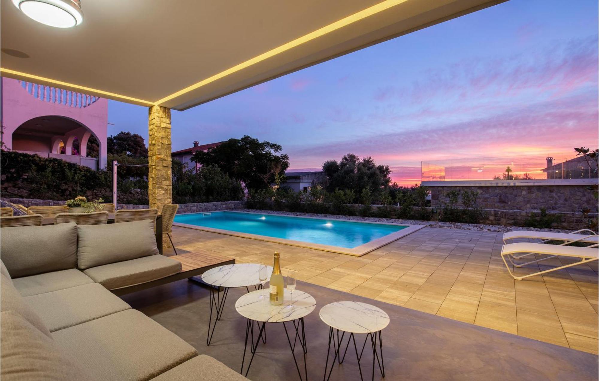 4 Bedroom Gorgeous Home In Lun Lun  Exterior foto